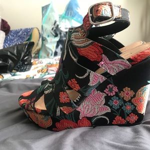 Torrid Embroidered wedges NWT